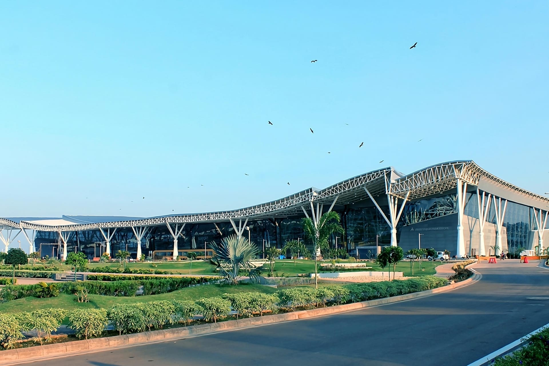 Image of pre-fabricated steels and metals in the construction of IT companies.